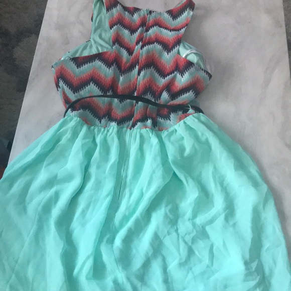 Dress - Picture 4 of 4